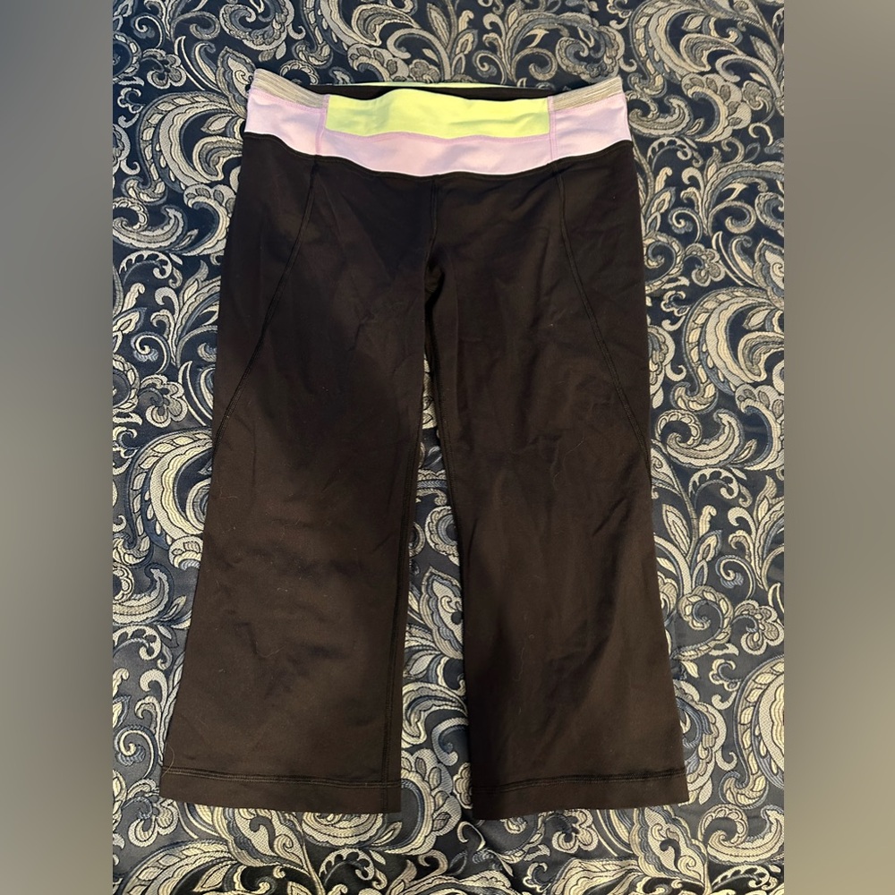 Lululemon cropped yoga leggings 10